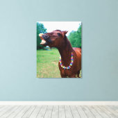Bruin paard met ketting, broedtanden, canvas afdruk (Insitu (Houten vloer))