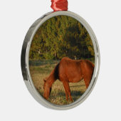Bruin paard met pijnbomen metalen ornament (Rechts)