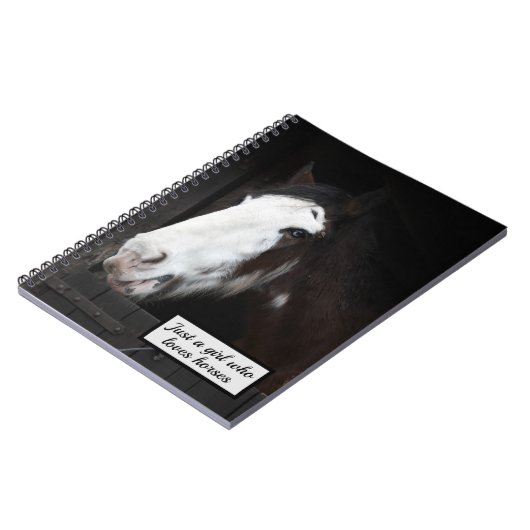 Bruin paard op Boerderij Gewoon een meisje dat van Notitieboek (Linkerzijde)