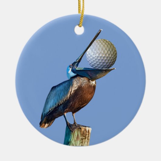 Bruin Pelican met Golfbal Keramisch Ornament (Voorkant)