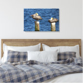 Bruin Pelican Pair die op posts Canvas drukt (Insitu (Slaapkamer))