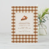 Bruin Plaid Pompoen Pie Thanksgiving Friendsgiving Kaart (Staand voorkant)