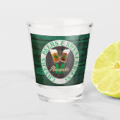 Bruin Rustic Wood Cheers Beers Shenanigans Shot Glas (Voorkant)