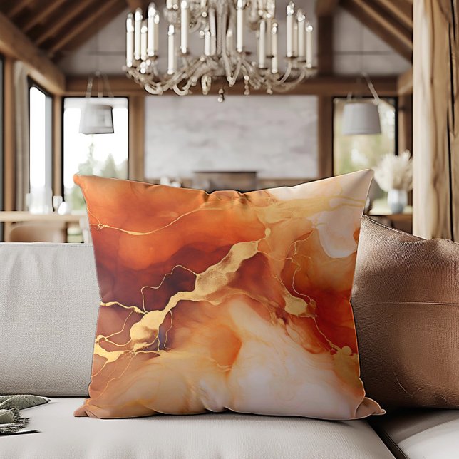 Bruin Sinaasappel Goud Marmered Alcoholinkt Kussen (Brown, orange, and gold alcohol ink decorator pillow)