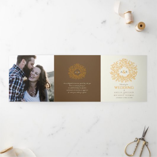 Bruin sinaasappel monogram toewijding foto bruilof drieluik programma (Buitenkant)