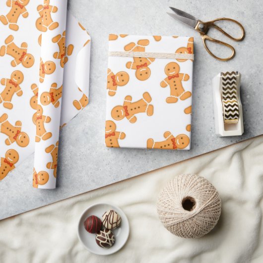 Bruin tandbrood op wit cadeaupapier (Crafts)