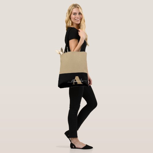 Bruin Wit Zwart Minimaal Monogram Script Tote Bag (Op model)