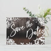 Bruin Wooden Barrel White Lace & Flowers Save The Date (Staand voorkant)