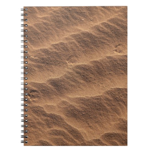 Bruin zand met water overdag notitieboek (Voorkant)