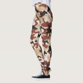 Bruin, zwart wit en beige camouflage leggings (Links)