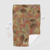 Bruine aangepaste monogram of naam camouflage golfhanddoek (Insitu)