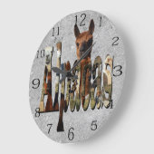 bruine alpaca met alpaca-Logo op zilver, Grote Klok (Hoek)