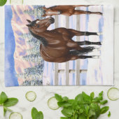 Bruine Bay Quarter Paarden in sneeuw Theedoek (Gevouwen)