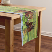 Bruine bazardpaarden in zomerperiode korte tafelloper (Voorbeeld)