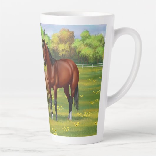 Bruine bazardpaarden in zomerperiode latte mok (Rechts)