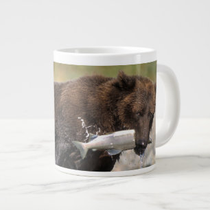 Bruine beer, grizzlybeer, met zalmvangst, grote koffiekop