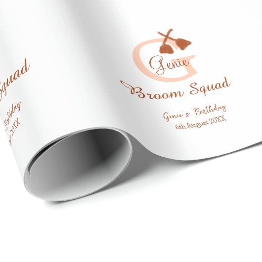 Bruine bezem Squad Verjaardag naam perzik monogram Cadeaupapier (Rol Hoek)