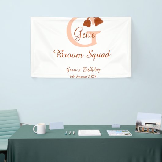 Bruine bezem Squad Verjaardag naam perzik monogram Spandoek (Beurs)