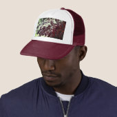 Bruine bladeren trucker pet (In situ)