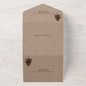 Bruine bomen in reliëf op kraftpapier herbergen br all in one uitnodiging (Buitenkant)