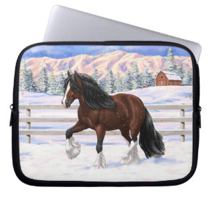 Bruine bruine bypsy verkenner in sneeuw laptop sleeve