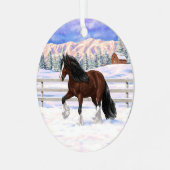 Bruine bruine bypsy verkenner in sneeuw metalen ornament (Voorkant links)