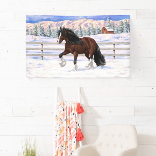 Bruine bruine bypsy verkenner in sneeuw spandoek (Insitu)