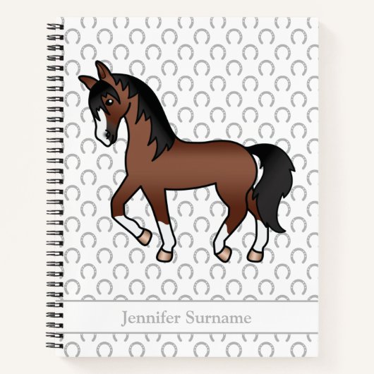 Bruine Cartoon Dravend Paard & Aangepaste Tekst Notitieboek (Voorkant)