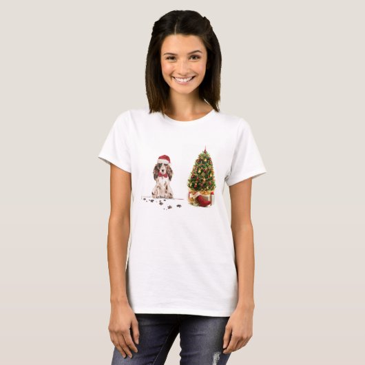 Bruine Cocker Spaniel Funny Kersthond met boom T-shirt (Voorkant volledig)