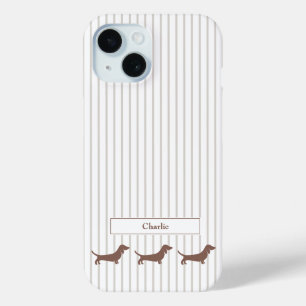 Bruine Dachshunds op Beige Strepen Aangepaste Naam iPhone 15 Case