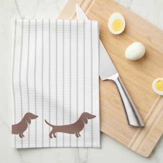 Bruine Dachshunds op Beige Stripes Theedoek