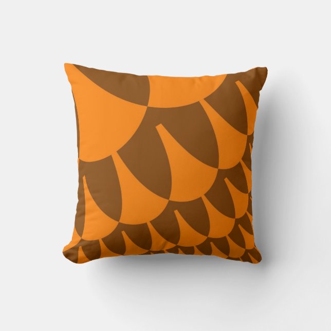 Bruine en Oranje schalen Kussen (Voorkant)