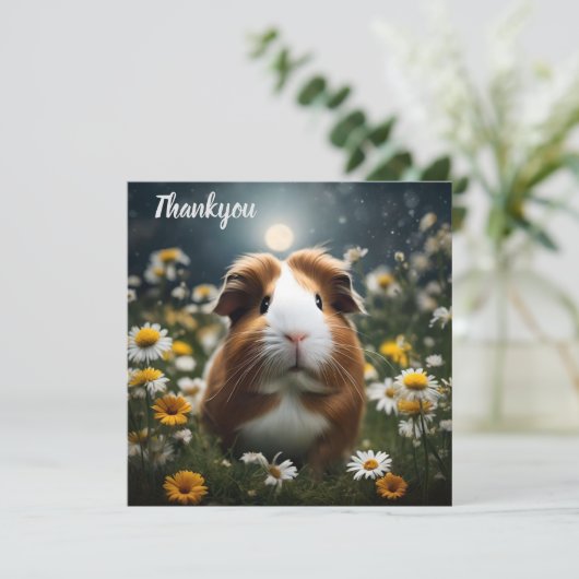 Bruine en witte cavia maan en madeliefjes, bedankkaart (Staand voorkant)
