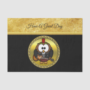 Bruine en witte uil die gitaar met rood pet speelt tissuepapier