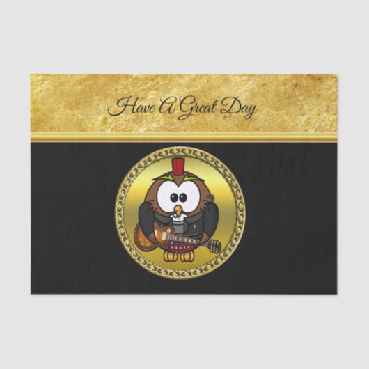 Bruine en witte uil die gitaar met rood pet speelt tissuepapier (Voorkant)