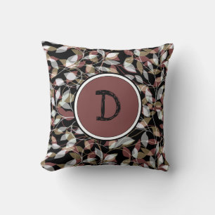 Bruine en zwarte Floral met aangepast monogram Kussen