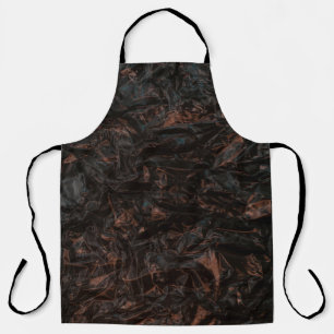 Bruine gedroogde bladeren op de grond schort