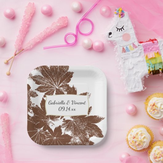 Bruine Herfst Maple Leaf Stamp Wedding Papieren Bordje (Feest)