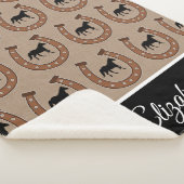 Bruine Hoefijzers en Zwarte Paarden Fleece Deken (3/4)