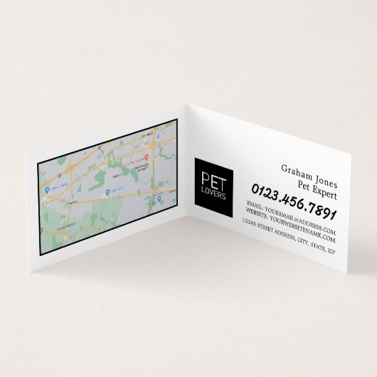 Bruine hond met bot, dog instapmodel visitekaartje (Binnen)