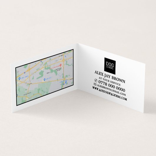 Bruine hond met bot, hond Walker Gedetailleerd Visitekaartje (Binnen)