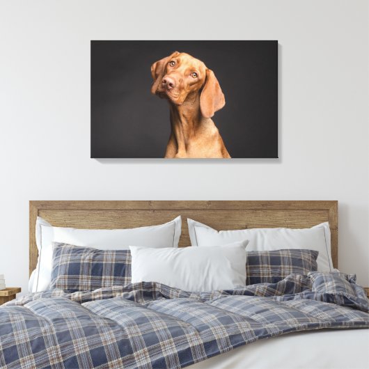 Bruine Hond met Lange Hals Canvas Afdruk (Insitu (Slaapkamer))
