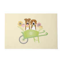 Bruine honden in wielbarroenbloemen