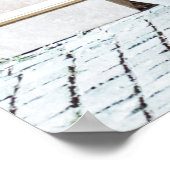 Bruine houten deur op een wit betongebouw poster (Hoek)