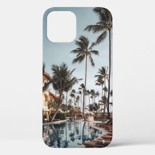 Bruine houten loungestoelen nabij zwembad omgeven Case-Mate iPhone case