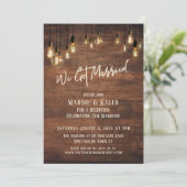 Bruine houten wand met edisonlichten, We zijn getr Kaart (Staand voorkant)