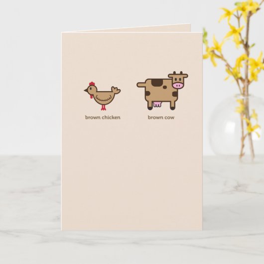 Bruine kip, bruine koe verjaardag wenskaart kaart (Gele Bloem)