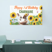 Bruine Koe Zonnebloem Meisje Eerste Verjaardag Spandoek (Beurs)