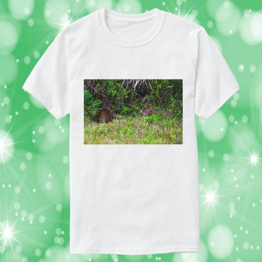 Bruine konijnen in het gras foto t-shirt