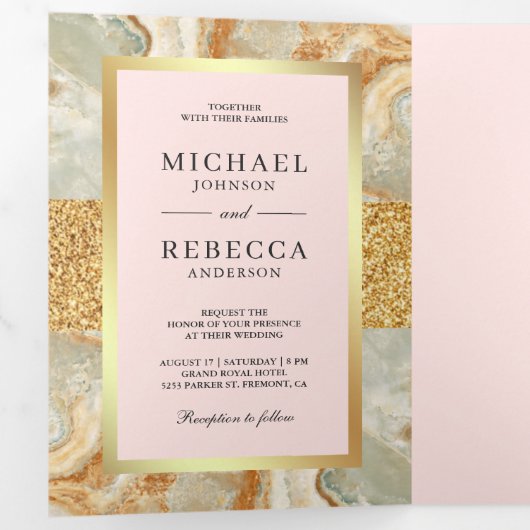 Bruine marmeren gouden glitters roze trouw drieluik uitnodiging (Binnenzijde eerst)